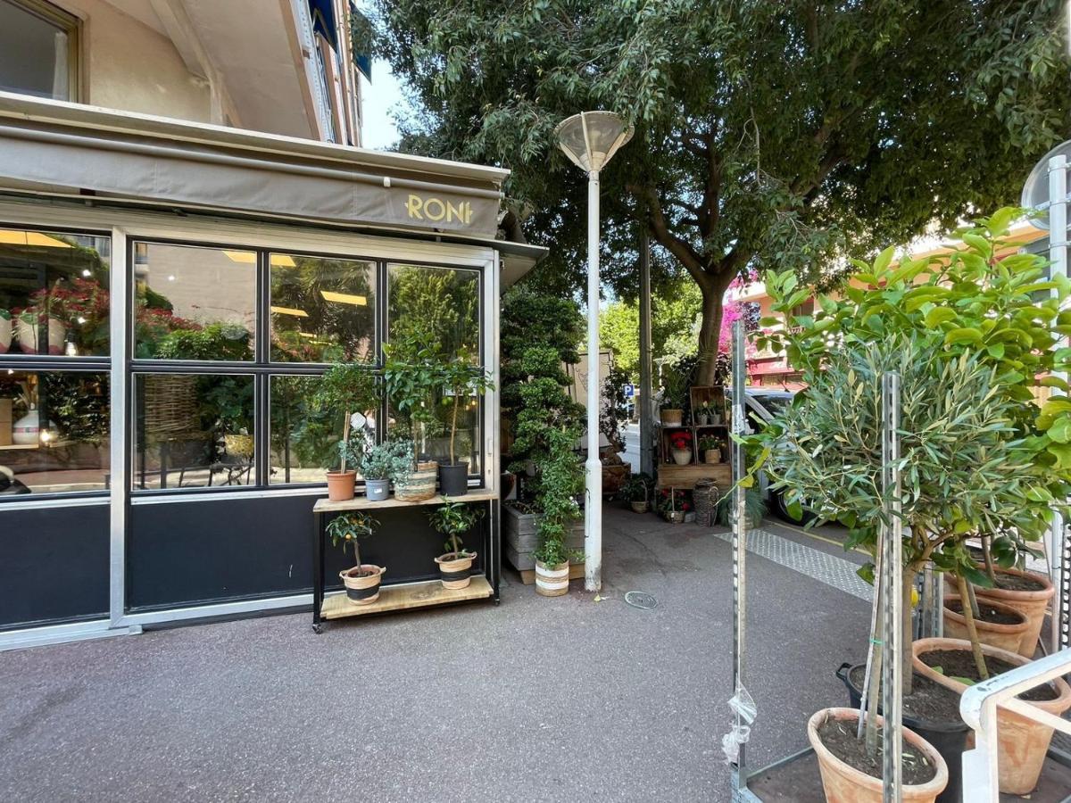 Urban Riviera Juan Les Pins - Queen Room Juan-les-Pins Exterior photo