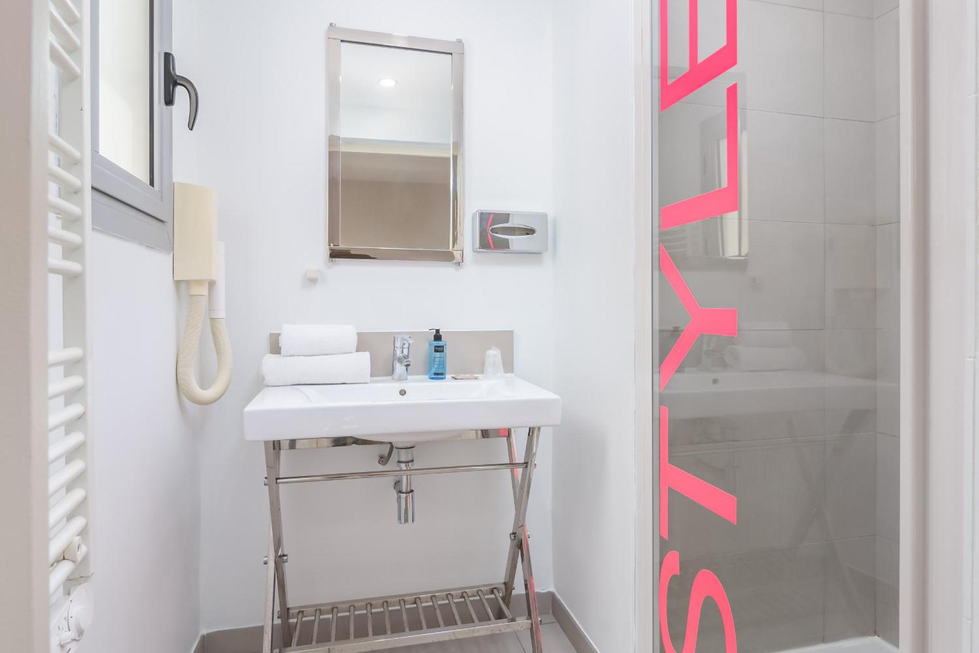 Urban Riviera Juan Les Pins - Queen Room Juan-les-Pins Exterior photo
